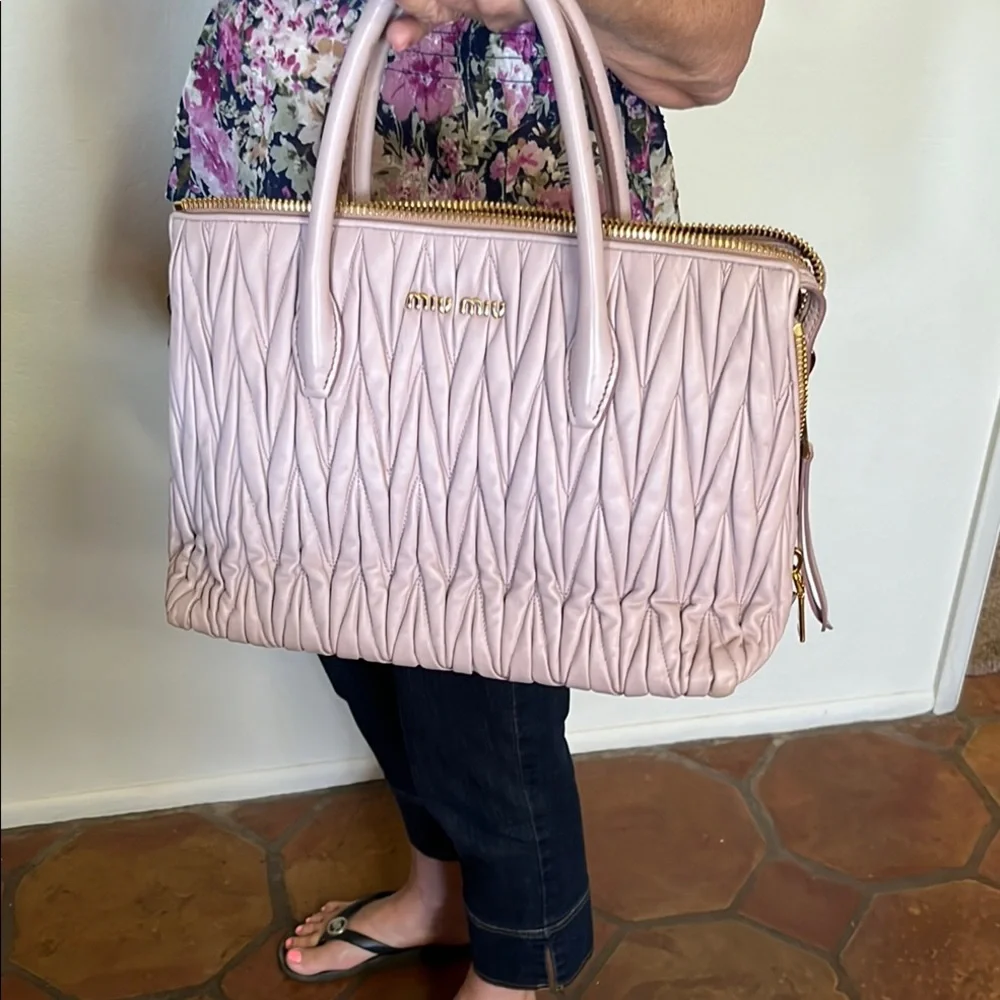 MIU MIU PINK QUILTED BAG EUC - Picture 9 of 16